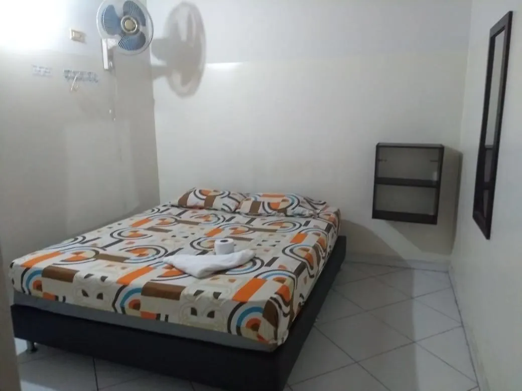 ميديلين Hospedaje Zeus فندق