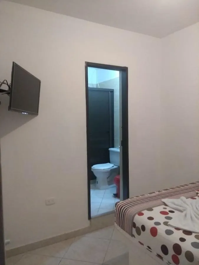 فندق ميديلين Hospedaje Zeus
